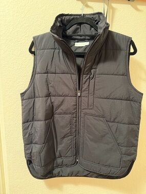 Zella Women’s  Quilted Puffer Vest in Charcoal Gray size M. Never worn.